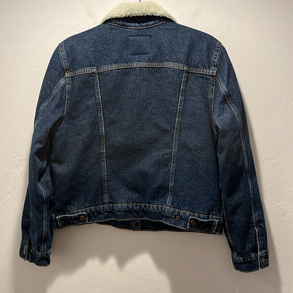 LevisType 3 Sherpa Trucker Denim Blue Jacket Women’s Size L - Picture 2 of 16